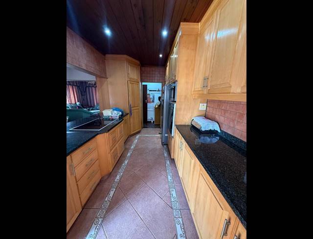 4 BEDROOM HOUSE FOR SALE IN BURLINGTON HEIGHTS